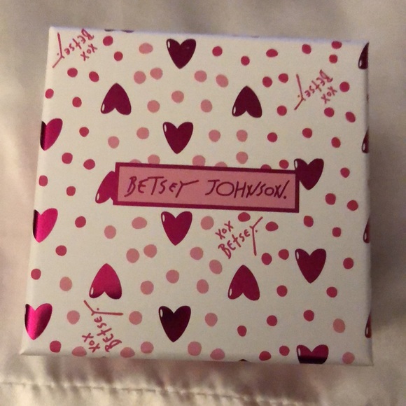 Betsey Johnson Gold Tone & Pink Enamel Camera Drop Earrings Crystal Accents NIB - Picture 10 of 12